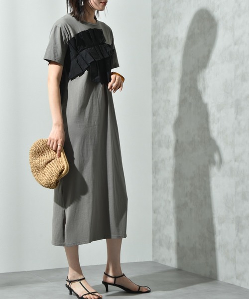 INTERPLANET（インタープラネット）の「異素材プリーツデザインカットワンピース（ワンピース・レディース・グレー/ブラック/ネイビー系・FREE）」の18枚目の写真