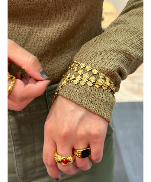 TUWAKRIM（トゥワクリム）の「【TUWAKRIM】ハートカットチョーカー（チョーカー・レディース・ゴールド・MEDIUM）」の2枚目の写真