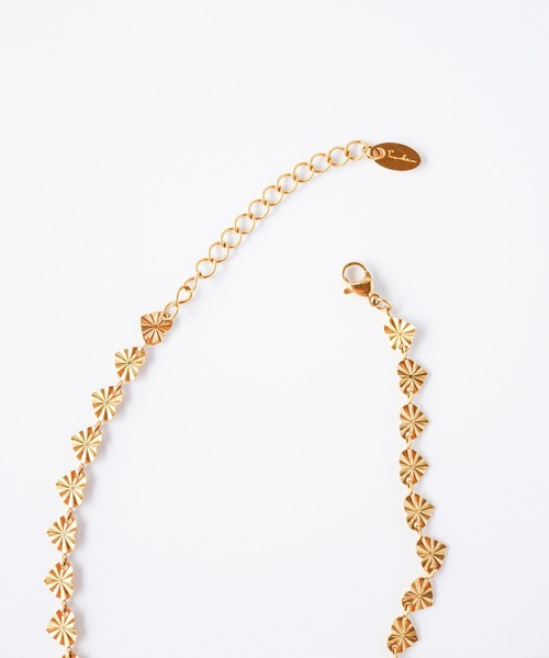 TUWAKRIM（トゥワクリム）の「【TUWAKRIM】ハートカットチョーカー（チョーカー・レディース・ゴールド・MEDIUM）」の4枚目の写真