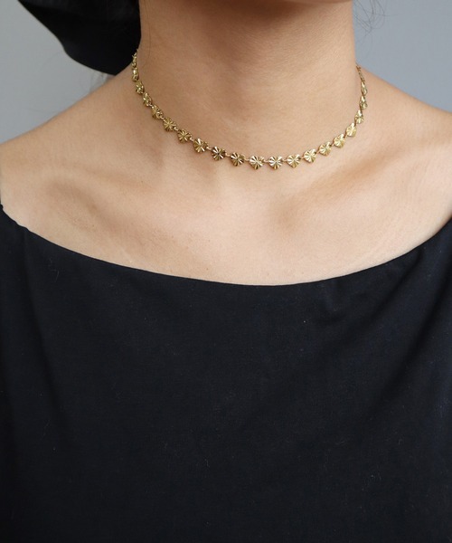 TUWAKRIM（トゥワクリム）の「【TUWAKRIM】ハートカットチョーカー（チョーカー・レディース・ゴールド・MEDIUM）」の12枚目の写真