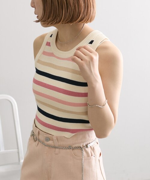 mystic（ミスティック）の「【WEB限定カラーあり】配色ニットタンク（タンクトップ・レディース・ブラック系その他/オフホワイト/ブラック/ブルー/イエロー/ピンク/ベージュ/グリーン/オリーブ・FREE）」の2枚目の写真
