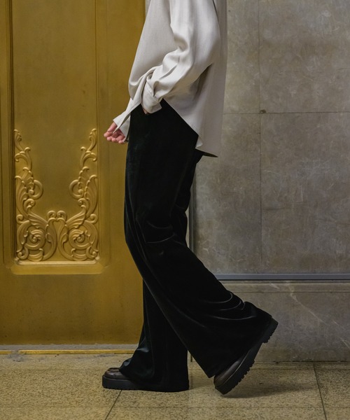 CASPER JOHN(キャスパージョン)の「Drop stitch velor flare slacks/ドロップステッチベロアフレアスラックス(スラックス・メンズ・ダークブラウン/ダークグリーン/ブラック・X-SMALL/SMALL/MEDIUM/LARGE)」の11枚目の写真