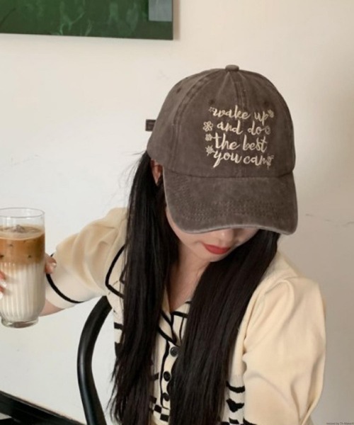 TONE SELECT GOODS（トーンセレクトグッズ）の「pur chouchou/ロゴ刺繍キャップ P4254（キャップ・レディース・グリーン/アイボリー/ダークグリーン/ダークブラウン/ブラック/ピンク・FREE）」の3枚目の写真