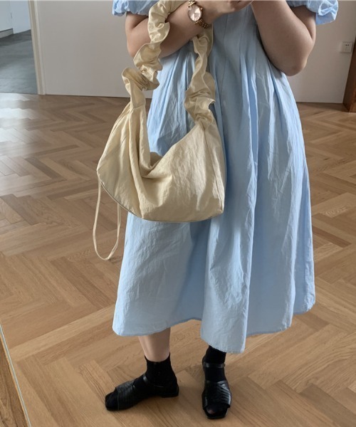 Per sist ence(パーシエンス)の「ショルダーシャーリングナイロンバッグ(ショルダーバッグ・レディース・ブラウン/アイボリー/ブラック/カーキ・FREE)」の11枚目の写真