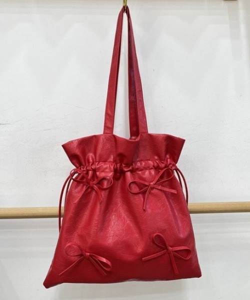 AMELY(エミリー)の「リボン巾着ハンドバッグ(ハンドバッグ・レディース・アイボリー/ブラック/シルバー/レッド/ピンク/ブラウン/パープル・フリー)」の6枚目の写真