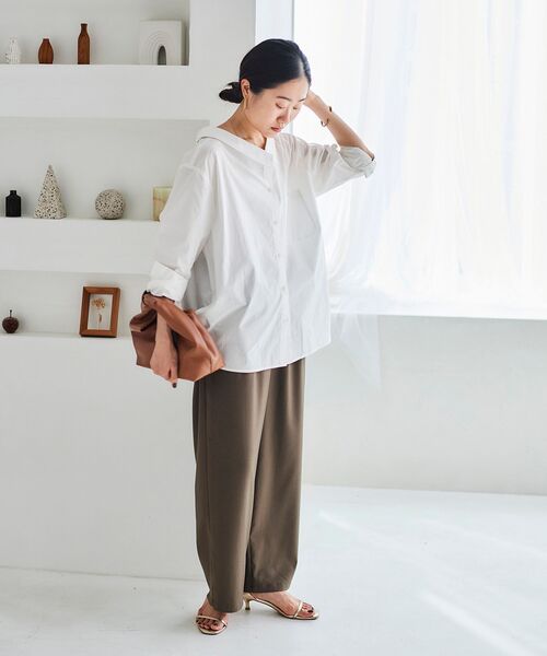 le.coeur blanc（ルクールブラン）の「抜き衿デザインブラウス（シャツ/ブラウス・レディース・ブルー系その他2/オフホワイト・38）」の13枚目の写真