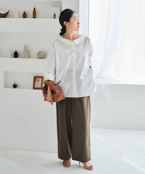 le.coeur blanc（ルクールブラン）の「抜き衿デザインブラウス（シャツ/ブラウス・レディース・ブルー系その他2/オフホワイト・38）」の11枚目の写真