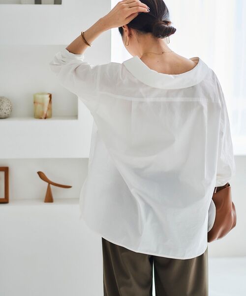 le.coeur blanc（ルクールブラン）の「抜き衿デザインブラウス（シャツ/ブラウス・レディース・ブルー系その他2/オフホワイト・38）」の7枚目の写真