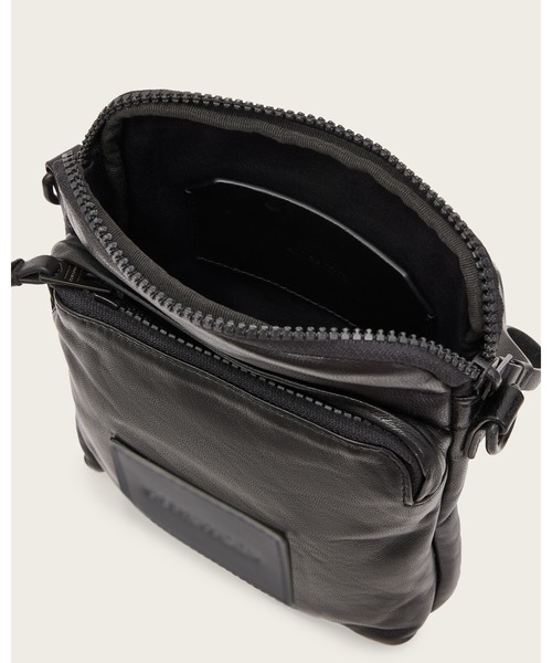 ALLSAINTS（オールセインツ）の「FALCON LEATHER POUCH BAG | FALCON レザー ポーチ バッグ（ショルダーバッグ・メンズ・ブラック・ONE SIZE）」の8枚目の写真