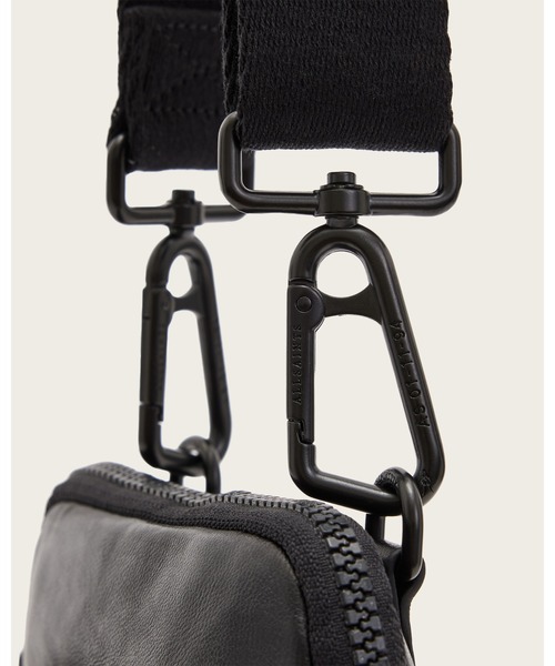 ALLSAINTS（オールセインツ）の「FALCON LEATHER POUCH BAG | FALCON レザー ポーチ バッグ（ショルダーバッグ・メンズ・ブラック・ONE SIZE）」の10枚目の写真