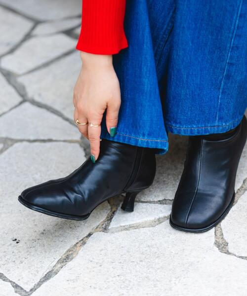 RODE SKO（ロデスコ）の「キトゥンヒールブーツ（ブーツ・レディース・ブラック/シルバー・36/37/38）」の3枚目の写真