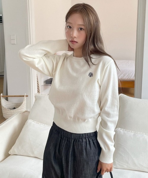 muahmuah(ムーアムーア)の「A'GEM/9 × .kom 『muah muah/ムーアムーア』 STITCH LOGO BASIC KNIT/ステッチロゴベーシックニット(ニット/セーター・レディース・アイボリー/ブラック/グレー/チャコールグレー/ネイビー/ベージュ・FREE)」の7枚目の写真