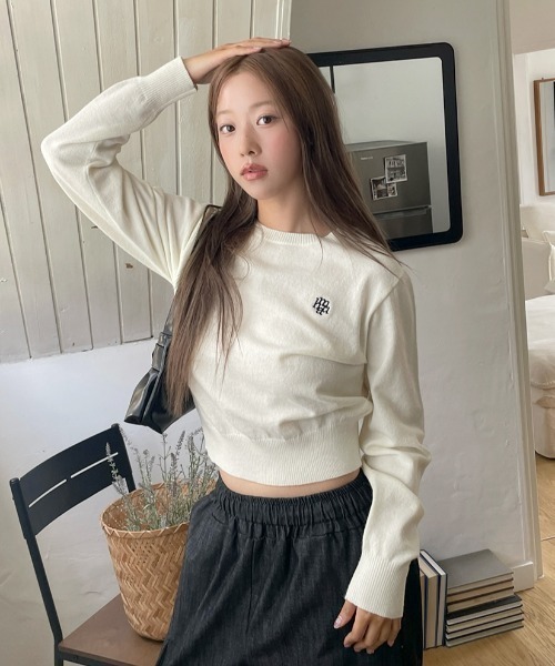 muahmuah(ムーアムーア)の「A'GEM/9 × .kom 『muah muah/ムーアムーア』 STITCH LOGO BASIC KNIT/ステッチロゴベーシックニット(ニット/セーター・レディース・アイボリー/ブラック/グレー/チャコールグレー/ネイビー/ベージュ・FREE)」の8枚目の写真