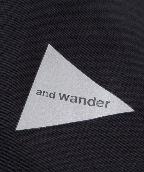 and wander(アンドワンダー)の「and wander/アンドワンダー 2.5L hiker rain jacket ナイロンジャケット(ナイロンジャケット・メンズ・ブラック・XL/L/M)」の10枚目の写真