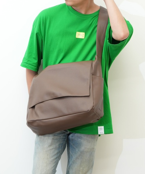 【セール】【NAUGHTIAM/ノーティアム】 合皮ポストマンショルダー 大（ショルダーバッグ）｜NAUGHTIAM（ノーティアム）