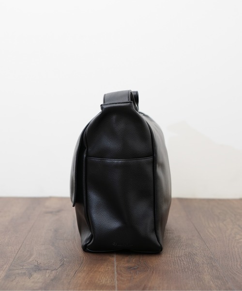 【セール】【NAUGHTIAM/ノーティアム】 合皮ポストマンショルダー 大（ショルダーバッグ）｜NAUGHTIAM（ノーティアム）