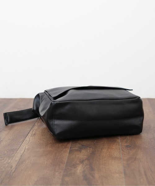 【セール】【NAUGHTIAM/ノーティアム】 合皮ポストマンショルダー 大（ショルダーバッグ）｜NAUGHTIAM（ノーティアム）