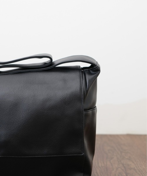 【セール】【NAUGHTIAM/ノーティアム】 合皮ポストマンショルダー 大（ショルダーバッグ）｜NAUGHTIAM（ノーティアム）