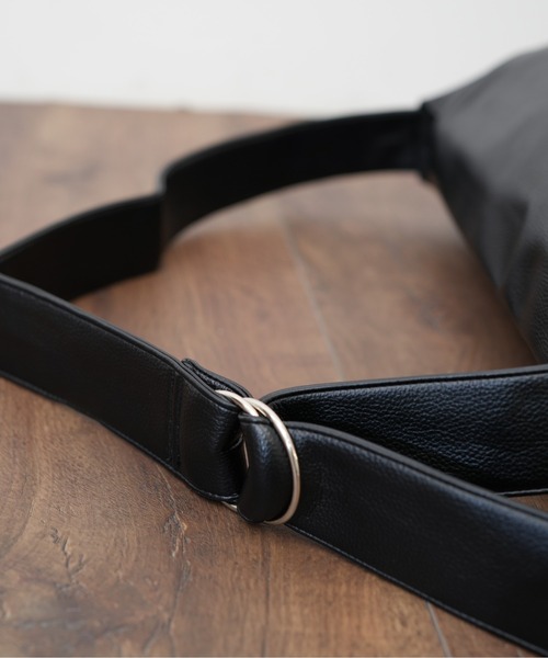 【セール】【NAUGHTIAM/ノーティアム】 合皮ポストマンショルダー 大（ショルダーバッグ）｜NAUGHTIAM（ノーティアム）