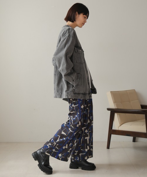 Bou Jeloud(ブージュルード)の「ウォッシュデニムジャケット(デニムジャケット・レディース・ブラック/ブルー/ネイビー・38)」の8枚目の写真