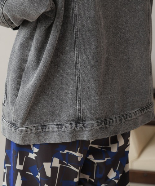 Bou Jeloud(ブージュルード)の「ウォッシュデニムジャケット(デニムジャケット・レディース・ブラック/ブルー/ネイビー・38)」の17枚目の写真
