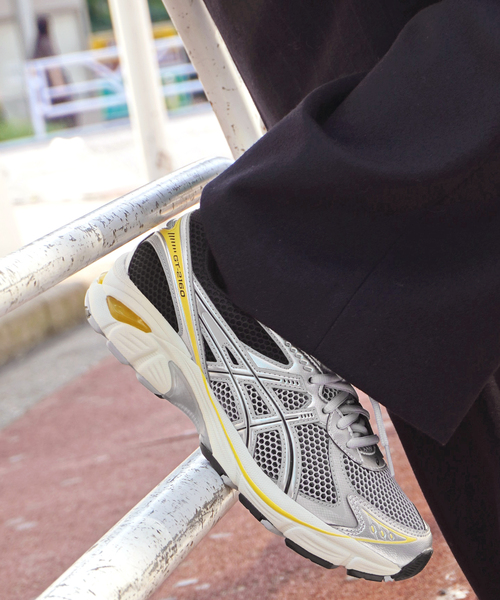 ASICS（アシックス）の「【ASICS / アシックス】GT-2160(SILVER)（スニーカー・レディース・シルバー・24cm/24.5cm/25cm/25.5cm/26cm）」の2枚目の写真