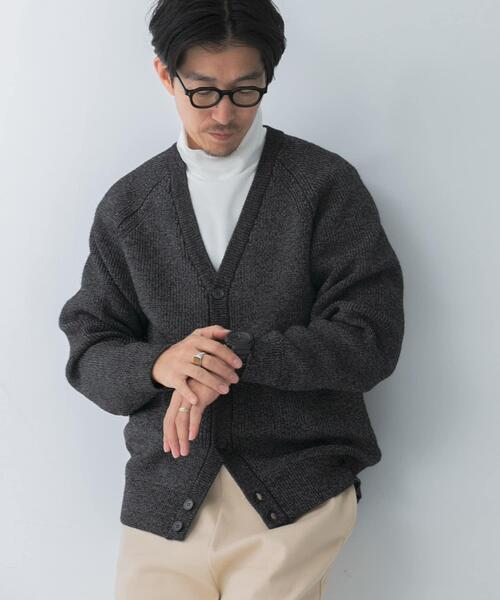 ITEMS URBANRESEARCH(アイテムズ アーバンリサーチ)の「マシンウォッシャブル マシュマロ ニット カーディガン(カーディガン/ボレロ・メンズ・ブラウン/ブラック/ブルー・MEDIUM/LARGE)」の2枚目の写真