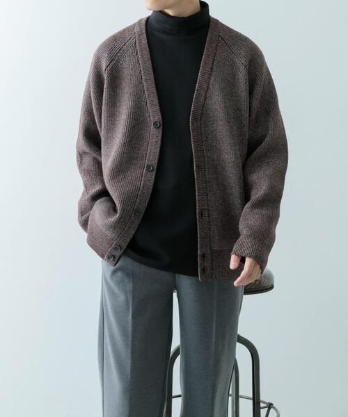 ITEMS URBANRESEARCH(アイテムズ アーバンリサーチ)の「マシンウォッシャブル マシュマロ ニット カーディガン(カーディガン/ボレロ・メンズ・ブラウン/ブラック/ブルー・MEDIUM/LARGE)」の16枚目の写真