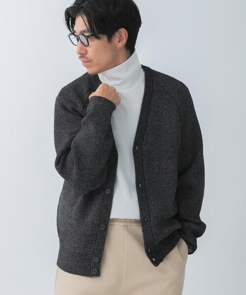 ITEMS URBANRESEARCH(アイテムズ アーバンリサーチ)の「マシンウォッシャブル マシュマロ ニット カーディガン(カーディガン/ボレロ・メンズ・ブラウン/ブラック/ブルー・MEDIUM/LARGE)」の12枚目の写真