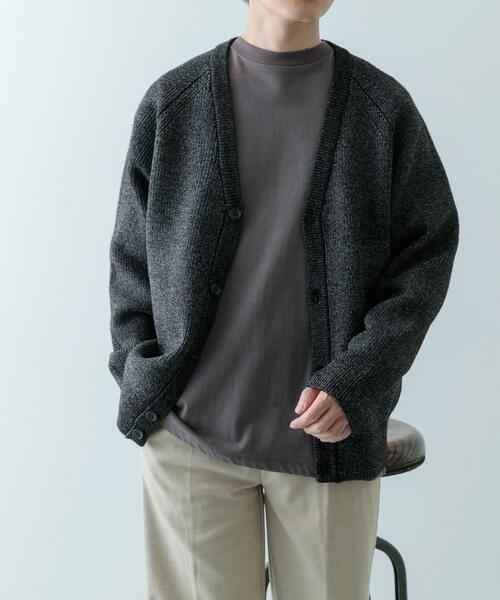 ITEMS URBANRESEARCH(アイテムズ アーバンリサーチ)の「マシンウォッシャブル マシュマロ ニット カーディガン(カーディガン/ボレロ・メンズ・ブラウン/ブラック/ブルー・MEDIUM/LARGE)」の8枚目の写真