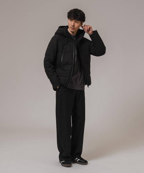 DESCENTE ALLTERRAIN（デサント　オルテライン）の「DESCENTE ALLTERRAIN 水沢ダウン MOUNTAINEER / マウンテニア（ダウンジャケット/コート・メンズ・ブラック・MEDIUM/LARGE/X-LARGE）」の2枚目の写真