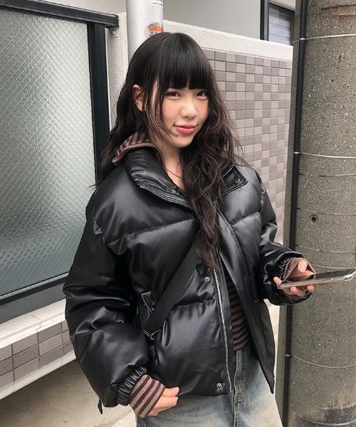 セール】フェイクレザーハイネックショートダウンジャケット（ダウン