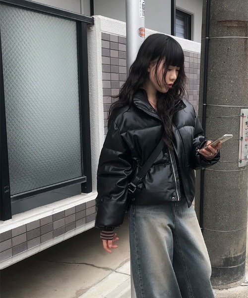 セール】フェイクレザーハイネックショートダウンジャケット（ダウン