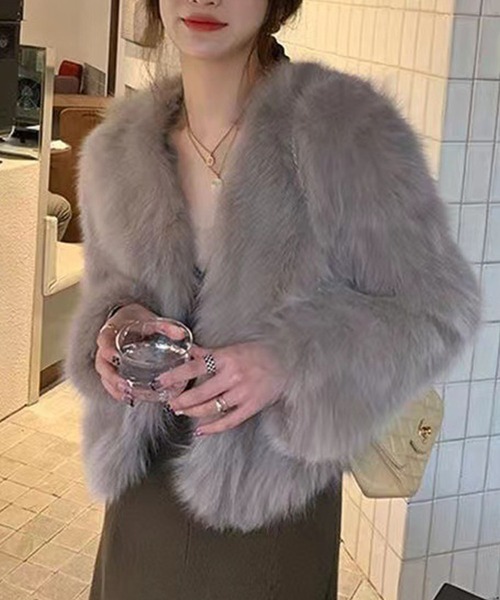 GLAMOROUS JANE(グラマラスジェーン)の「ノーカラーファーコート(ノーカラーコート・レディース・グレー/ベージュ・FREE)」の6枚目の写真