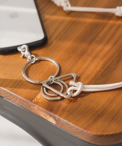 Kastane（カスタネ）の「【WEB限定】スマホショルダーストラップ（スマホグッズ・レディース・ブラック/アイボリー/シルバー・FREE）」の12枚目の写真