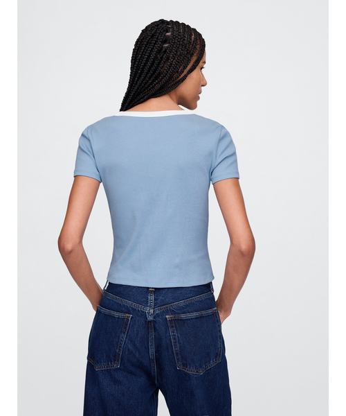 GAP（ギャップ）の「リブ クロップド Gapロゴtシャツ（Tシャツ/カットソー・レディース・ホワイト×ネイビー/イエロー/ブラック×ホワイト/ブルー・S/XL/XXS/XS/M/L）」の6枚目の写真
