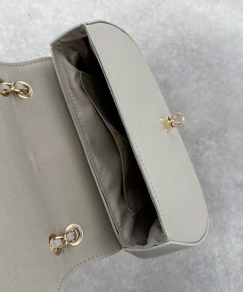 archives(アルシーヴ)の「ラウンドフラップショルダーバッグ(ショルダーバッグ・レディース・グレー/アイボリー/ブラック・FREE)」の13枚目の写真