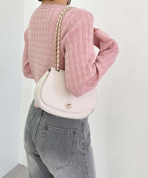 archives(アルシーヴ)の「ラウンドフラップショルダーバッグ(ショルダーバッグ・レディース・グレー/アイボリー/ブラック・FREE)」の22枚目の写真