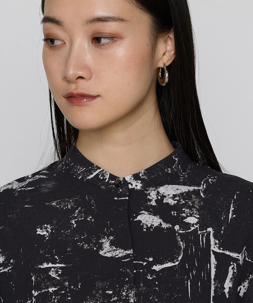 COMME CA（コムサ）の「【2WAY】アムンゼン大理石プリント ボウブラウス（シャツ/ブラウス・レディース・ブラック系その他・11号/9号）」の16枚目の写真