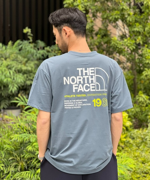 THE NORTH FACE(ザノースフェイス)の「【THE NORTH FACE】S/S ES 66 Logo Wide Tee ショートスリーブ ES 66 ロゴワイドティー(Tシャツ/カットソー・メンズ・ブルー/ブラック/ホワイト/グリーン/グレー・MEDIUM/X-LARGE/LARGE)」の3枚目の写真