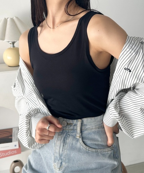 CLEA（クレア）の「【吸汗速乾】カップ付きベーシックタンクトップ（タンクトップ・レディース・モカ/ホワイト/グレー/ブラック・FREE）」の3枚目の写真