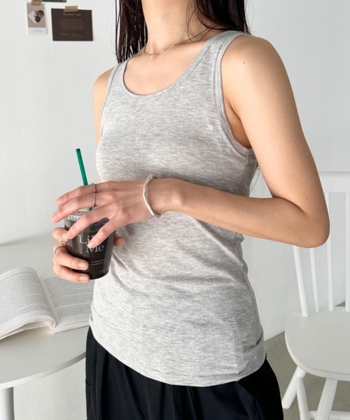 CLEA（クレア）の「【吸汗速乾】カップ付きベーシックタンクトップ（タンクトップ・レディース・モカ/ホワイト/グレー/ブラック・FREE）」の8枚目の写真