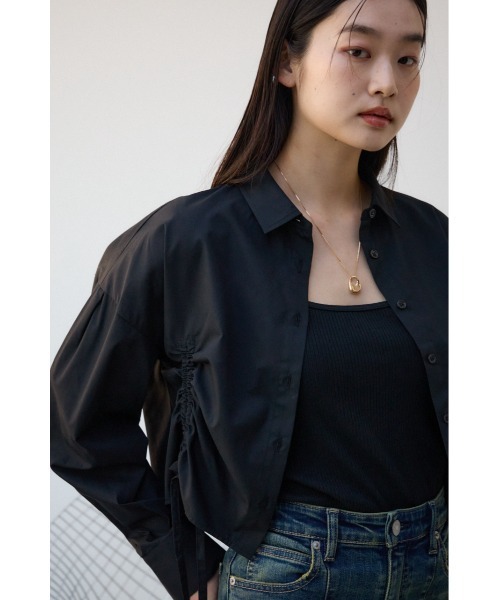 AZUL by moussy（アズールバイマウジー）の「フロントギャザーシャツ（シャツ/ブラウス・レディース・ピンク/ブラック/サックスブルー/オフホワイト・FREE）」の3枚目の写真