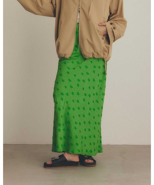 THE SHINZONE（ザ　シンゾーン）の「THE SHINZONE SIMON DOTS JACQUARD SKIRT 25SMSSK01（スカート・レディース・ネイビー/グリーン・MEDIUM/SMALL）」の2枚目の写真