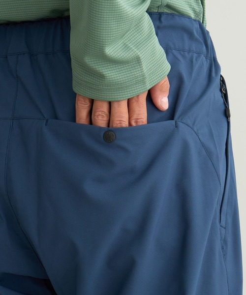NANGA(ナンガ)の「HYBRID FLEX PANTS/ハイブリッドフレックスパンツ(その他パンツ・メンズ・グレー/ベージュ/ネイビー・M/L/XL/S)」の4枚目の写真