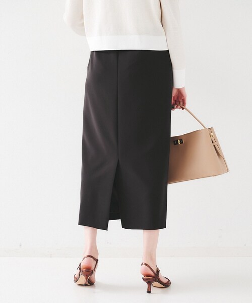 UNTITLED（アンタイトル）の「【後ろウエストゴム/洗える】ストレッチ ナロースカート（スカート・レディース・ナチュラル/ネイビー/ブラック/チャコールグレー・03/00/01/02/04/44/46/48/50/42）」の7枚目の写真