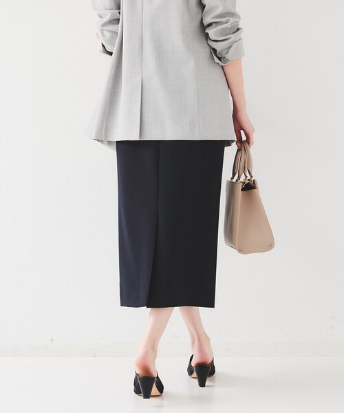 UNTITLED（アンタイトル）の「【後ろウエストゴム/洗える】ストレッチ ナロースカート（スカート・レディース・ナチュラル/ネイビー/ブラック/チャコールグレー・03/00/01/02/04/44/46/48/50/42）」の19枚目の写真