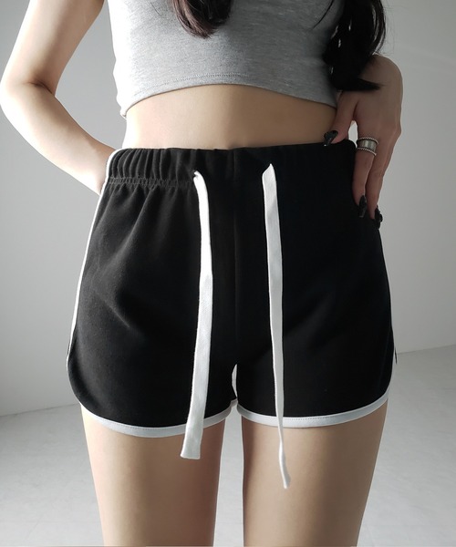 me+em select（ミームセレクト）の「【 ３color 】サイドラインパイピングスウェットショートパンツ ／ sideline piping sweat short pants（その他パンツ・レディース・ブラック/ライトグレー/ダークグレー・SMALL/MEDIUM/LARGE）」の6枚目の写真