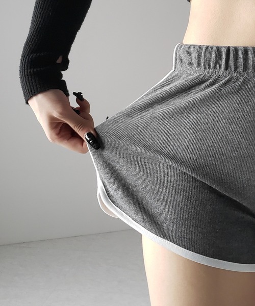 me+em select（ミームセレクト）の「【 ３color 】サイドラインパイピングスウェットショートパンツ ／ sideline piping sweat short pants（その他パンツ・レディース・ブラック/ライトグレー/ダークグレー・SMALL/MEDIUM/LARGE）」の5枚目の写真