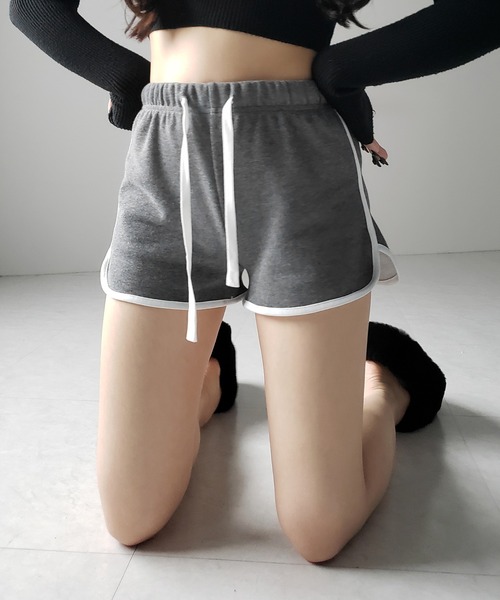 ショートパンツ ASPESI SS22 WIDE LEG SHORTS (0201_C25385281) ASPESI(アスペジ) ハーフ・ショートパンツ(メンズ) - 海外通販の